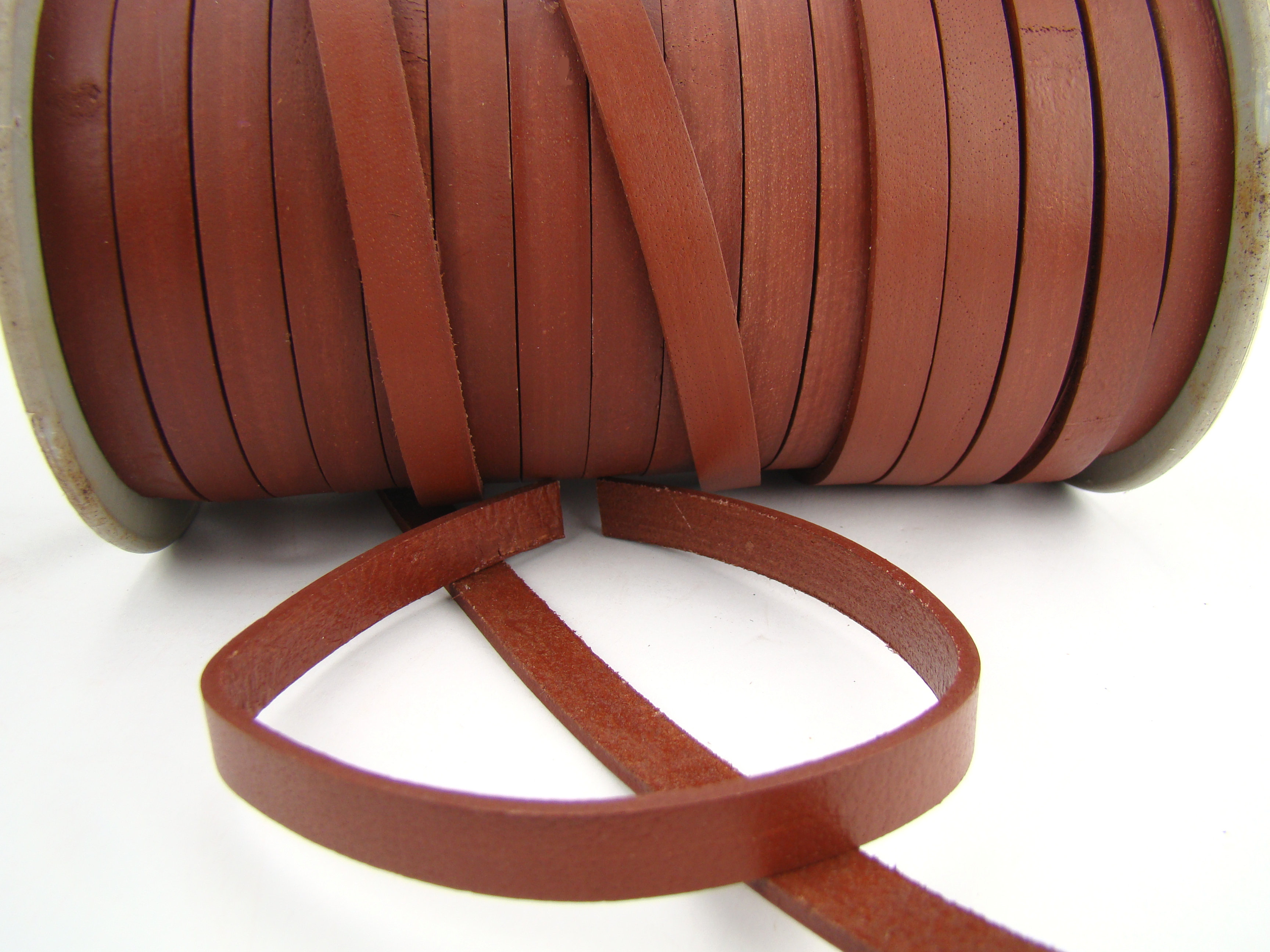 Lederband Flach 1 cm x 2,5 mm - Hellbraun. Länge: 25 m