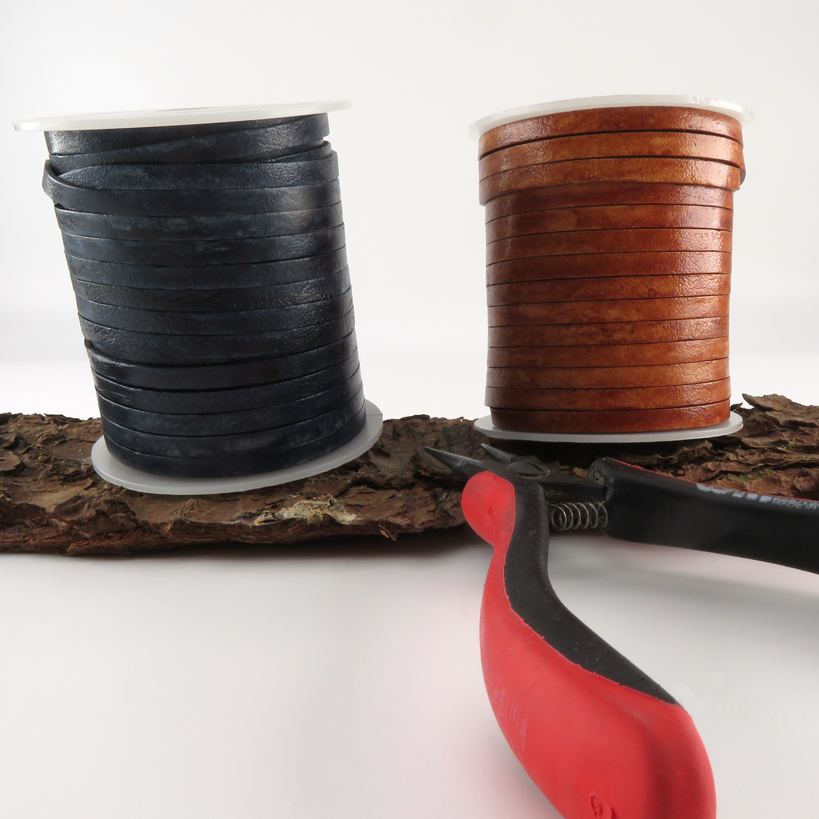 Lederband Flach 5 mm x 1,5 mm - Antik Hellbraun. Länge: 2 m
