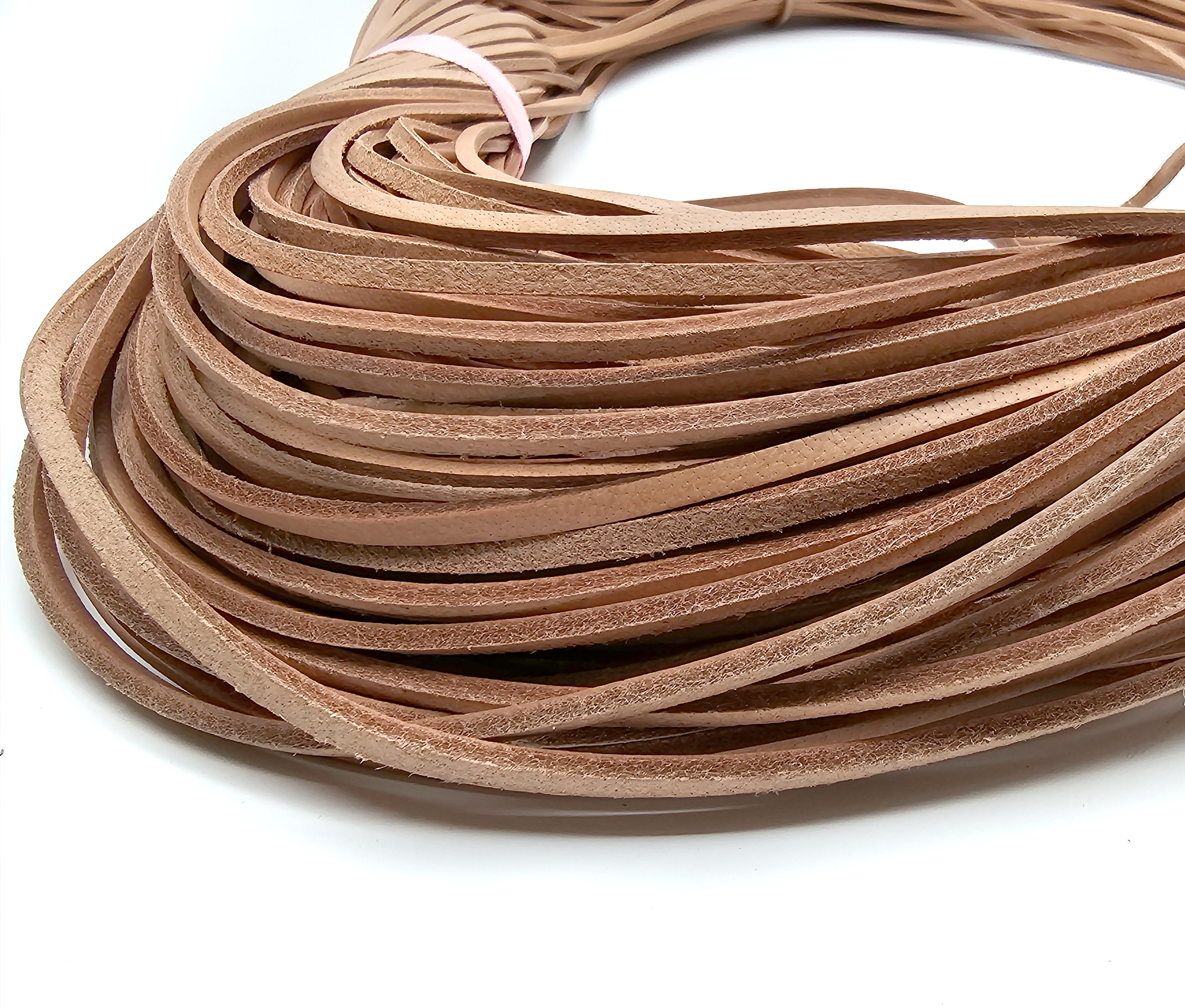 Lederband Flach Eckig 3 mm x 2 mm - Natur. Länge: 50 m