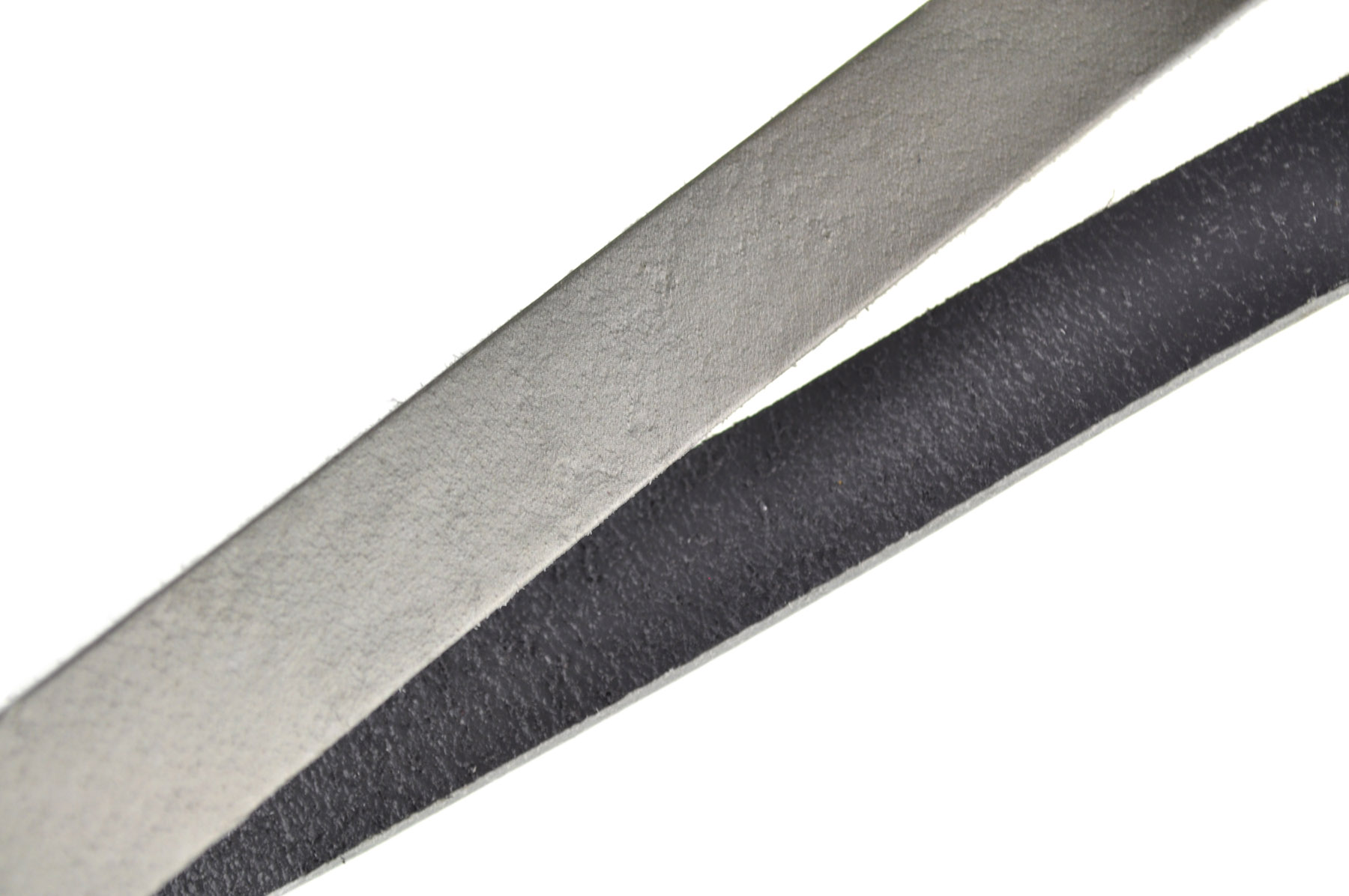 Lederband Flach. Länge: 1 m; Dicke: 2 mm - Silber. Breite: 10 mm