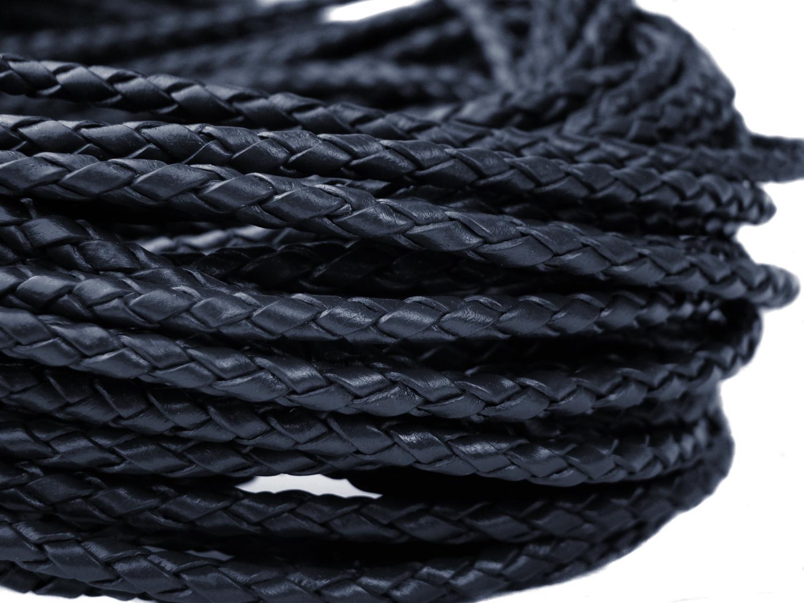 Geflochtene Lederschnur in Navy, vegetabil gegerbt und perfekt für das kreative Lederhandwerk
