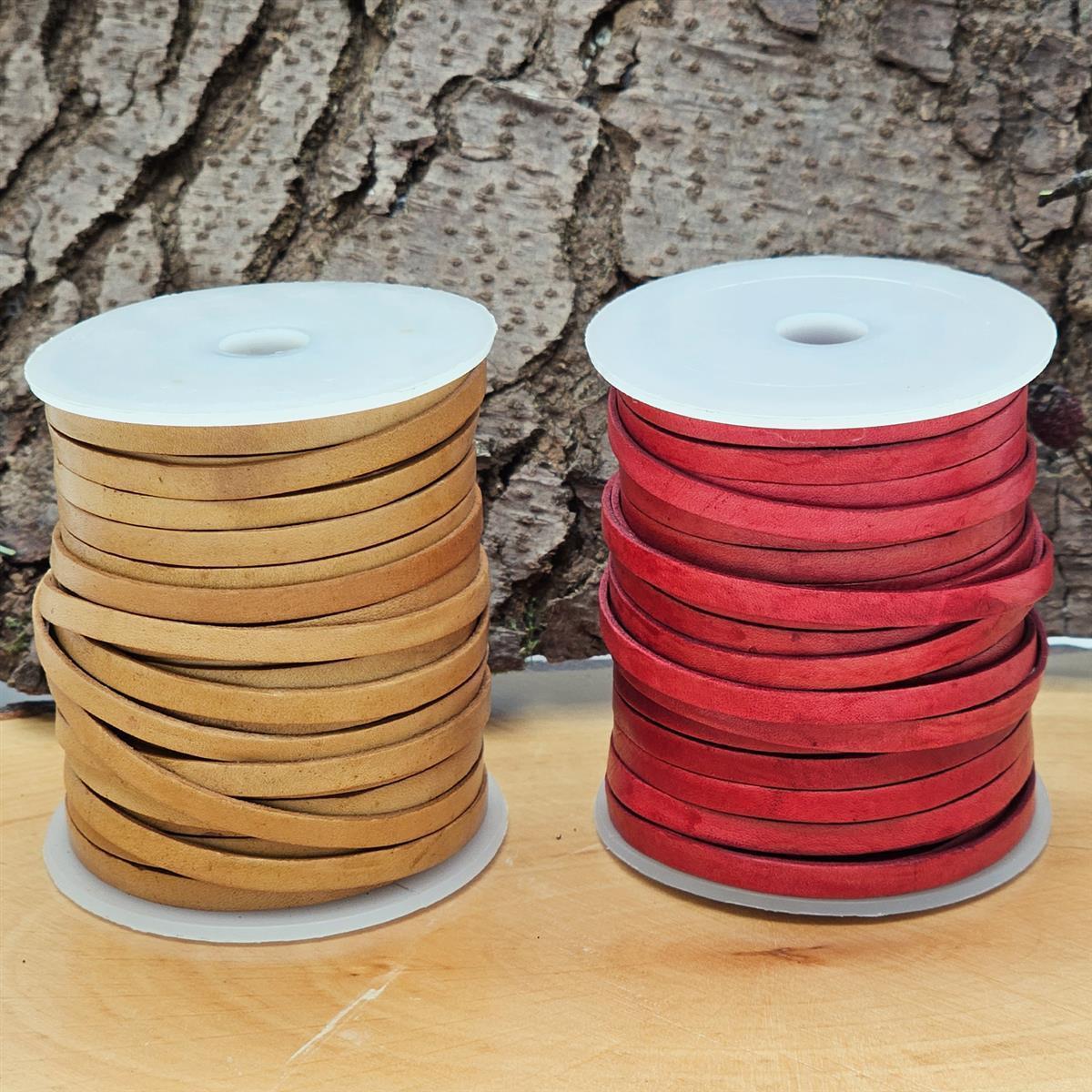 Naturbraunes Lederband in 3 mm Breite und 1 mm Dicke - flacher Lederriemen