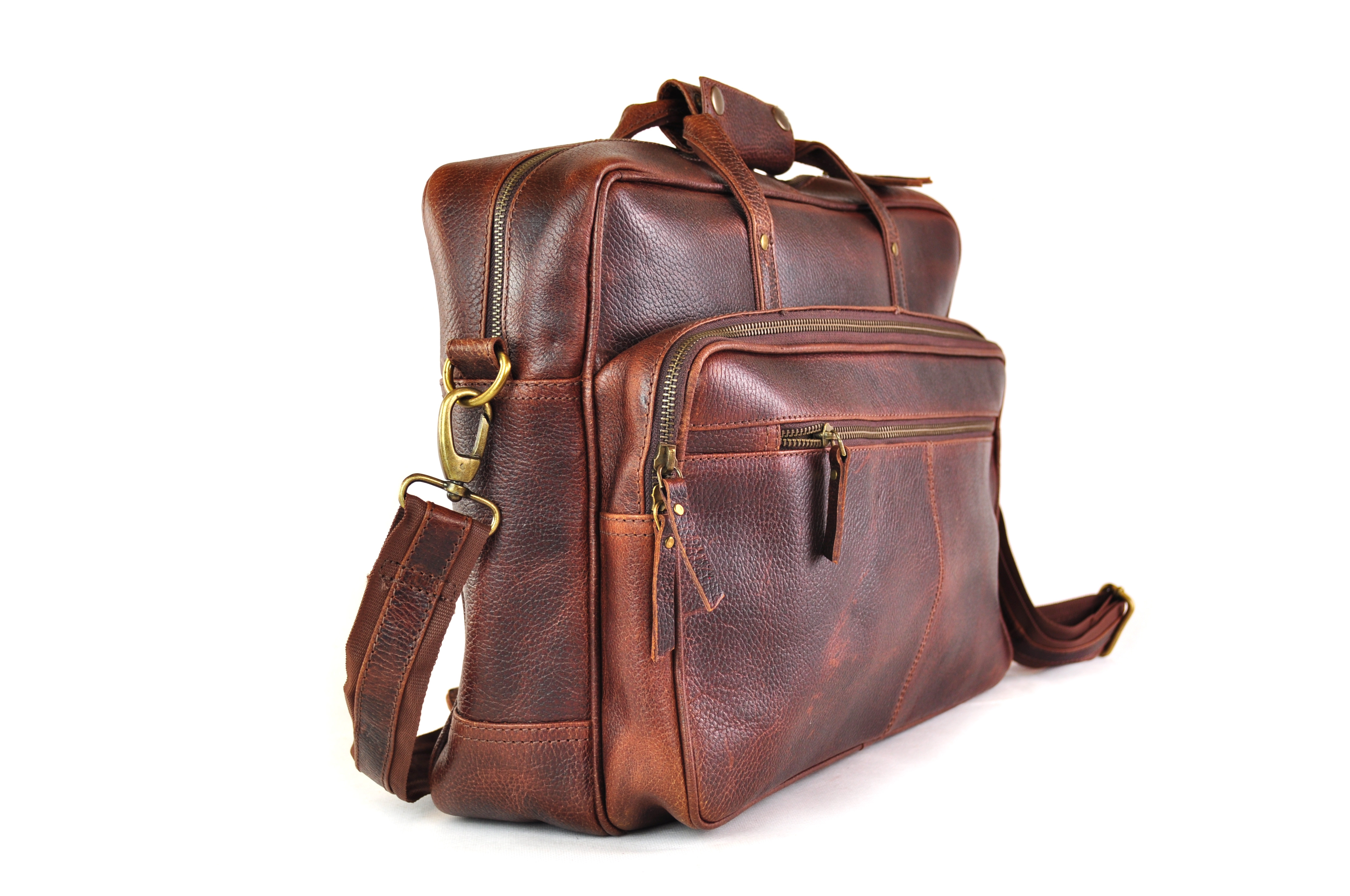 Große und robuste Ledertasche mit viel Stauraum in Antik Braun