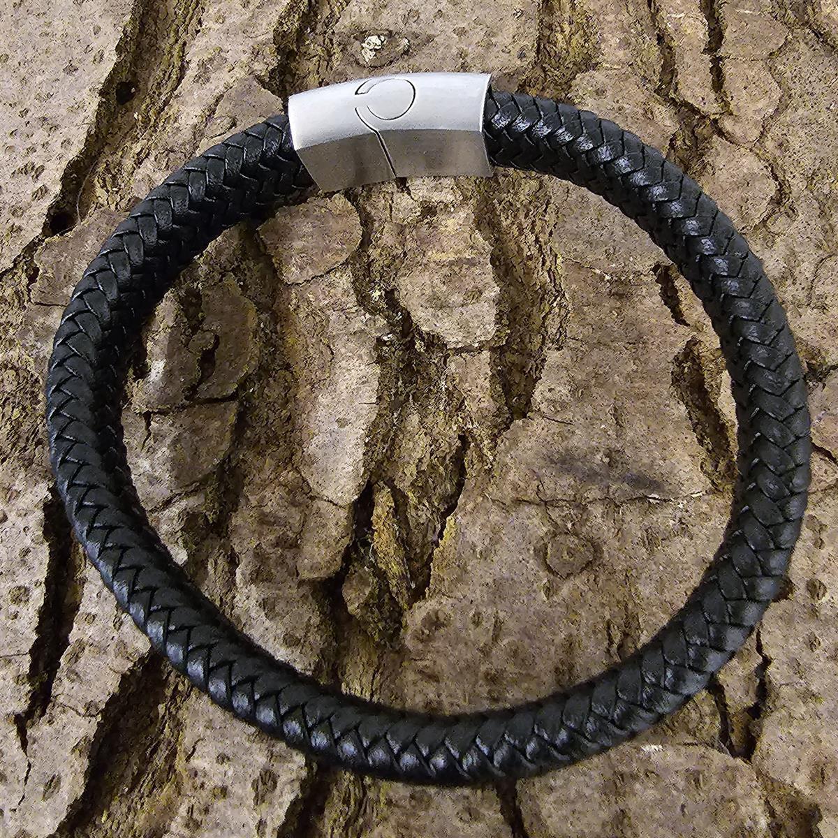 Geflochtenes Lederarmband flach fein - 12 mm Breite - Schwarz. Größe: 21 cm (L)