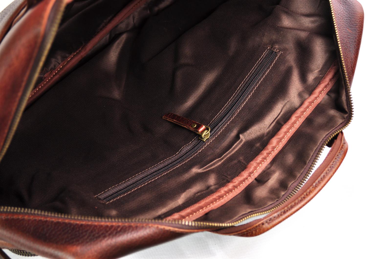 Große und robuste Ledertasche mit viel Stauraum in Antik Braun