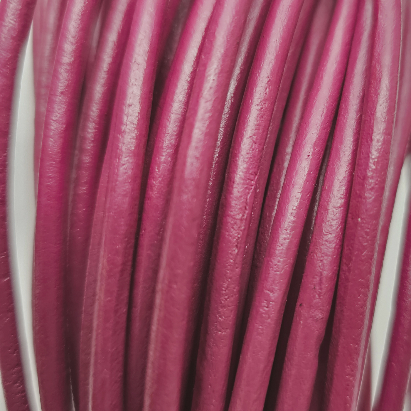 4057_4aSC2xf9WTDaP0 4 mm Lederschnur in Fuchsia, stabil, flexibel und strapazierfähig