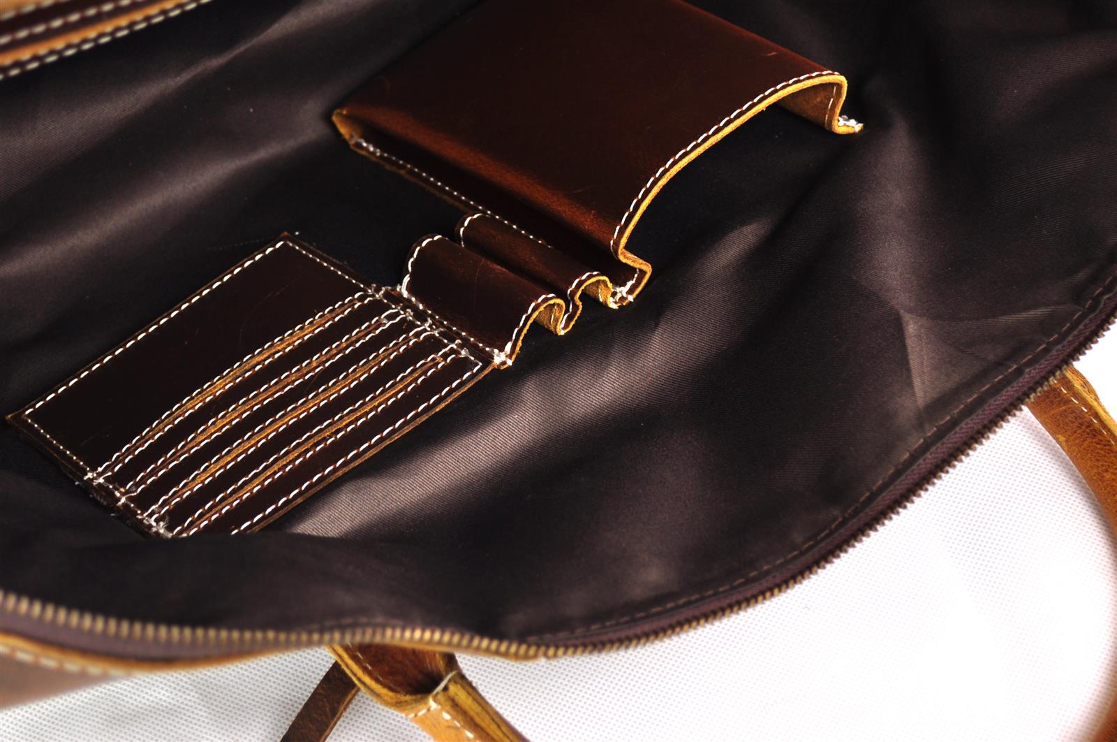 Große und robuste Ledertasche mit viel Stauraum in Vintage Antik Braun