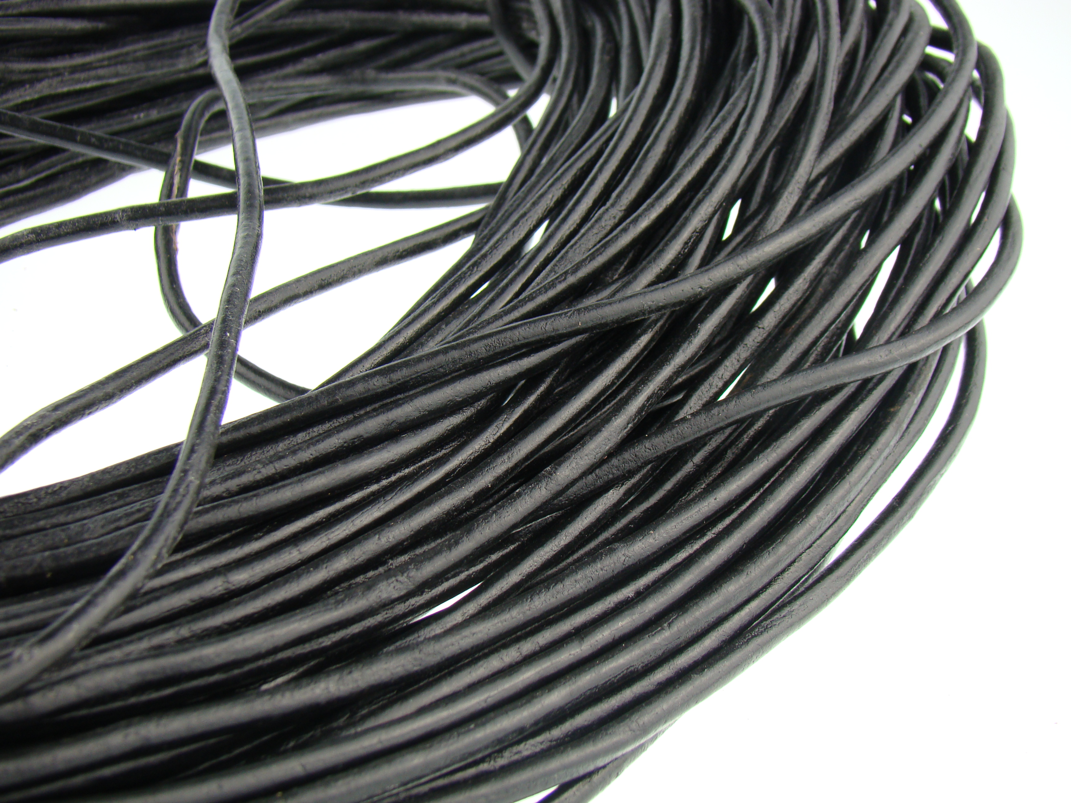 4-schwarz-1 Lederschnur Rund 4 mm - Schwarz. Länge: 50 m