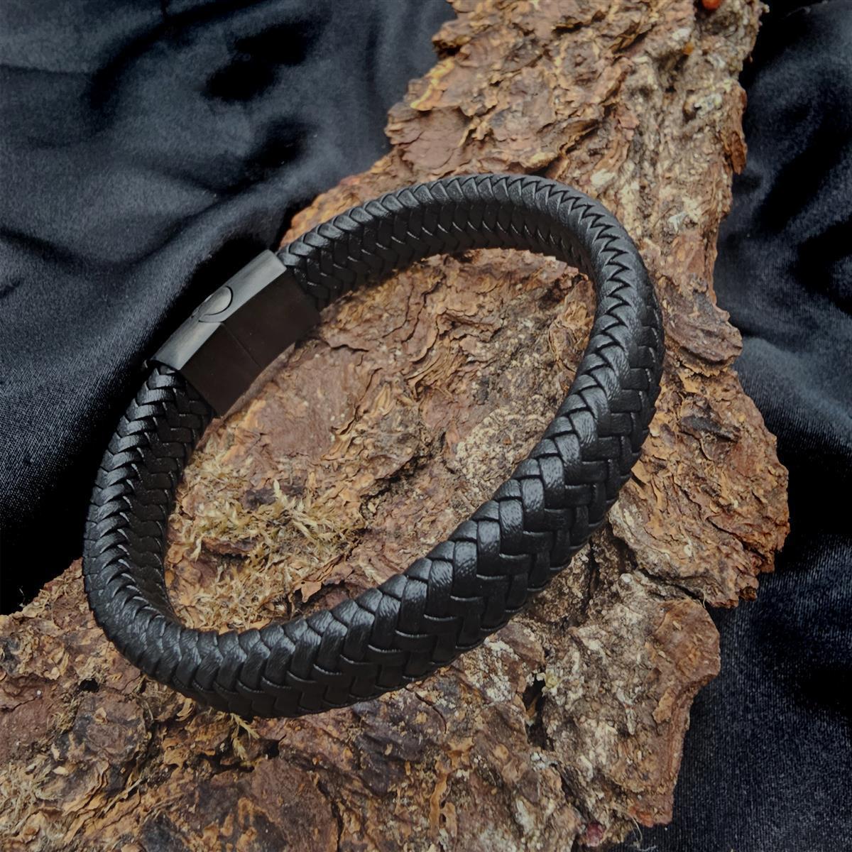 Geflochtenes Lederarmband flach fein - 12 mm Breite -  Schwarz - matt schwarzer Verschluss