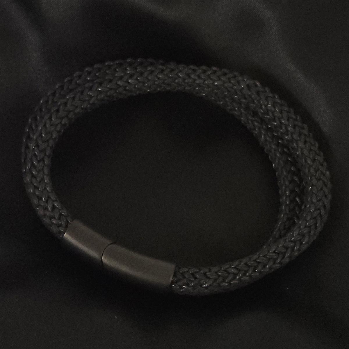 Lederarmband für Herren aus zwei quadratischen Lederschnüren mit mattem Magnetverschluss