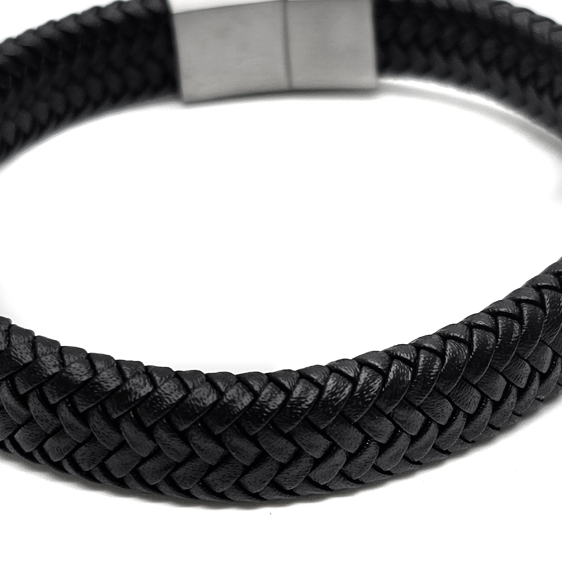 Geflochtenes Lederarmband flach fein - 12 mm Breite - Schwarz. Größe: 21 cm (L)