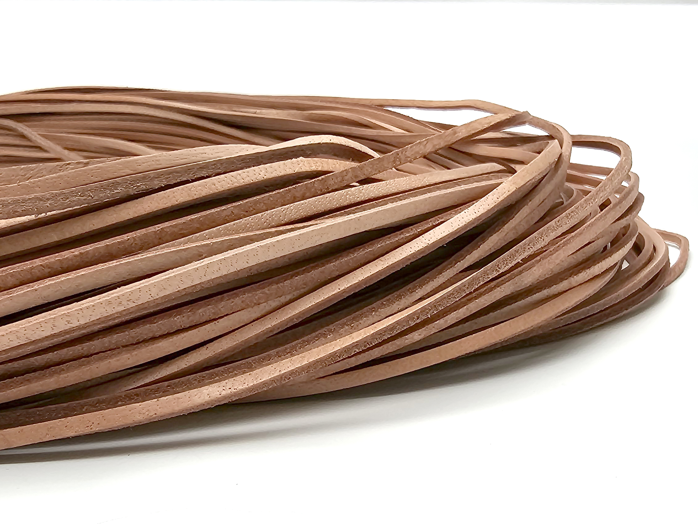 Lederband Flach Eckig 3 mm x 2 mm - Natur. Länge: 50 m