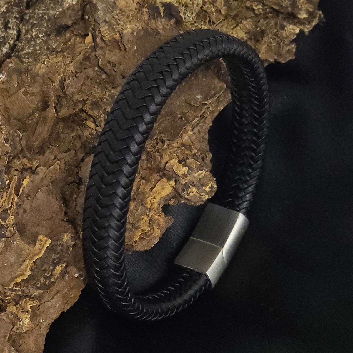 Geflochtenes Lederarmband flach fein - 12 mm Breite - Schwarz. Größe: 21 cm (L)