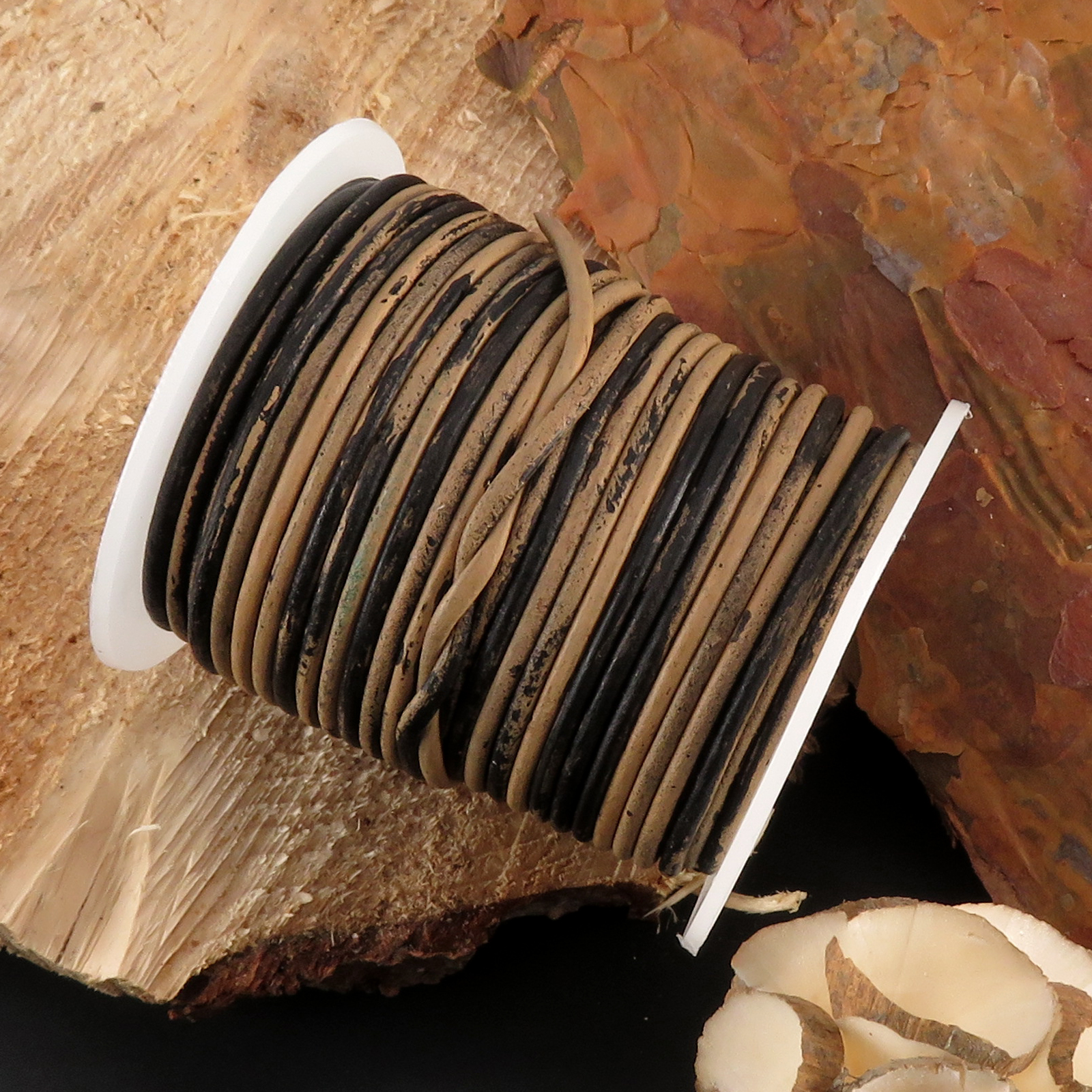 Lederschnur Rund 2 mm - Bicolor Schwarz/Beige. Länge: 25 m auf Rolle
